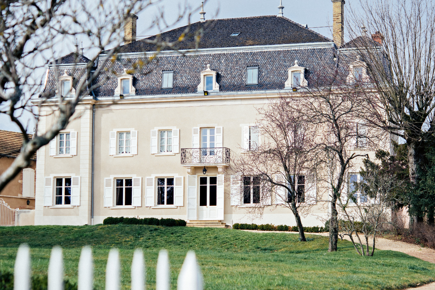 Exterior view of Château du Moulin-à-Vent – Le Château