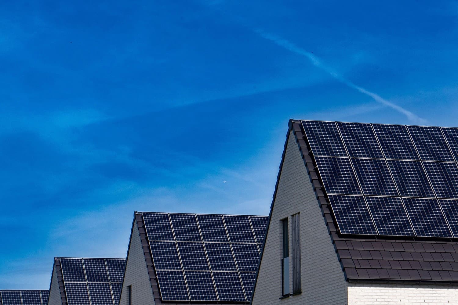 Solar panel-equipped roofs